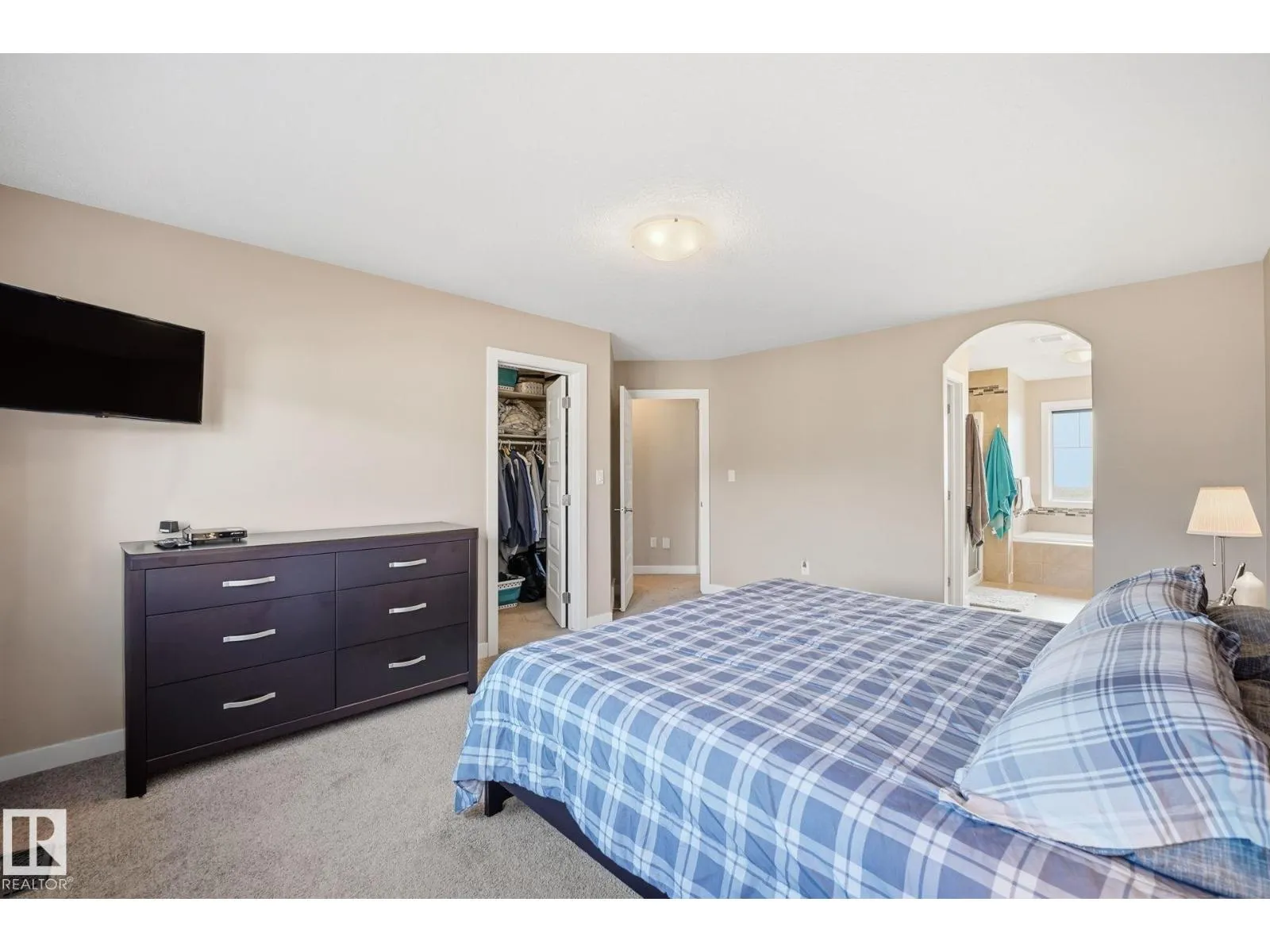 8710 180A AV NW