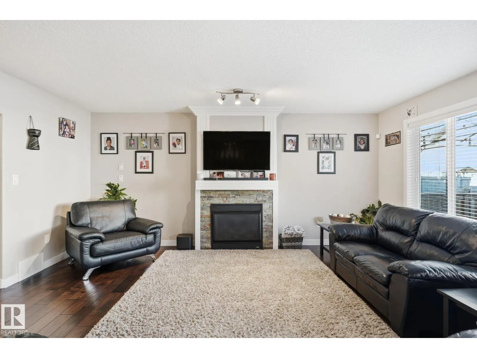 8710 180A AV NW