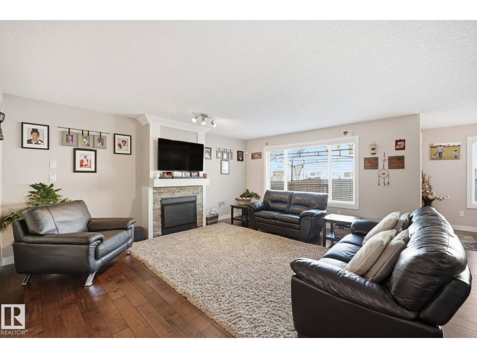 8710 180A AV NW