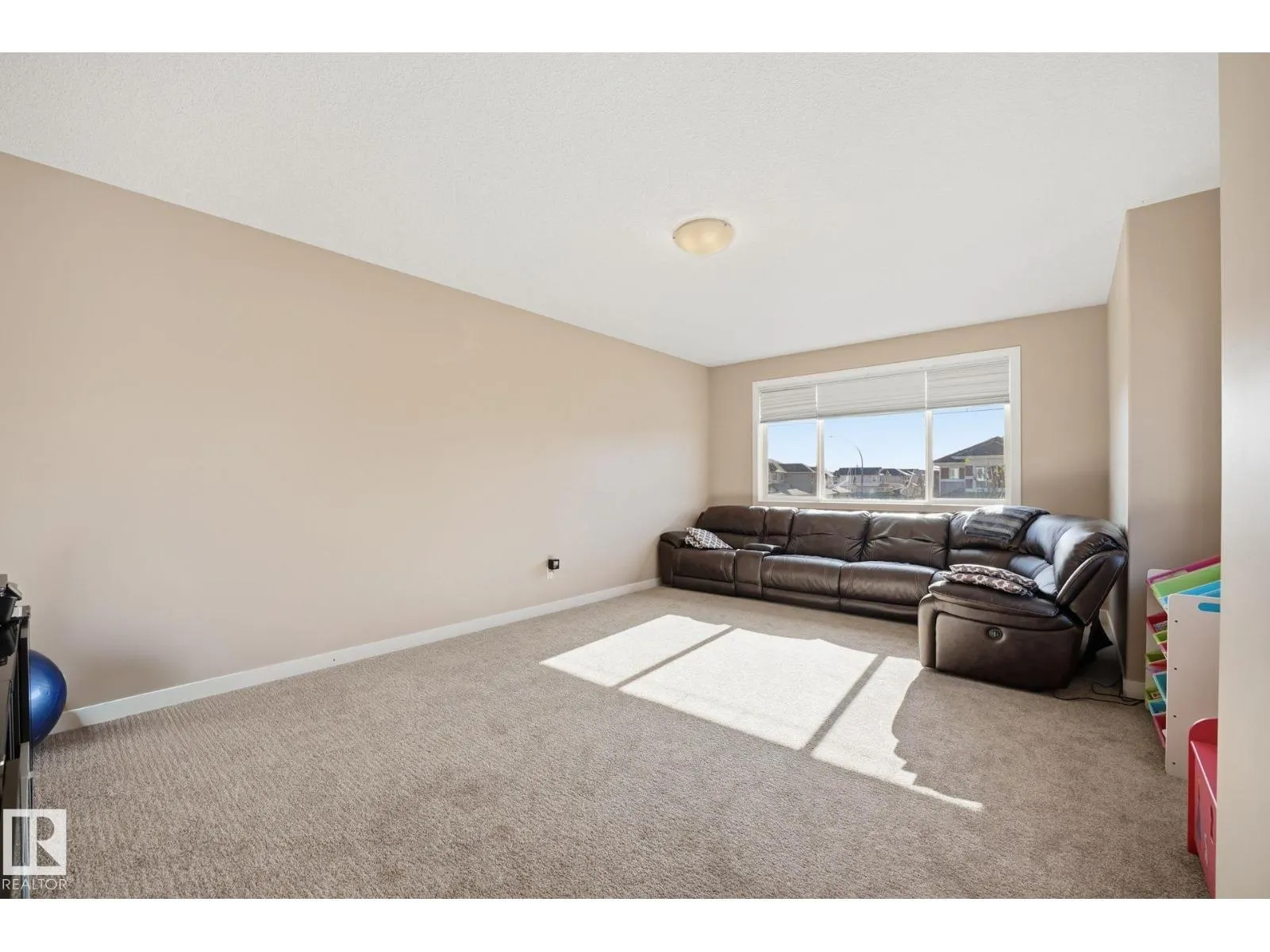 8710 180A AV NW