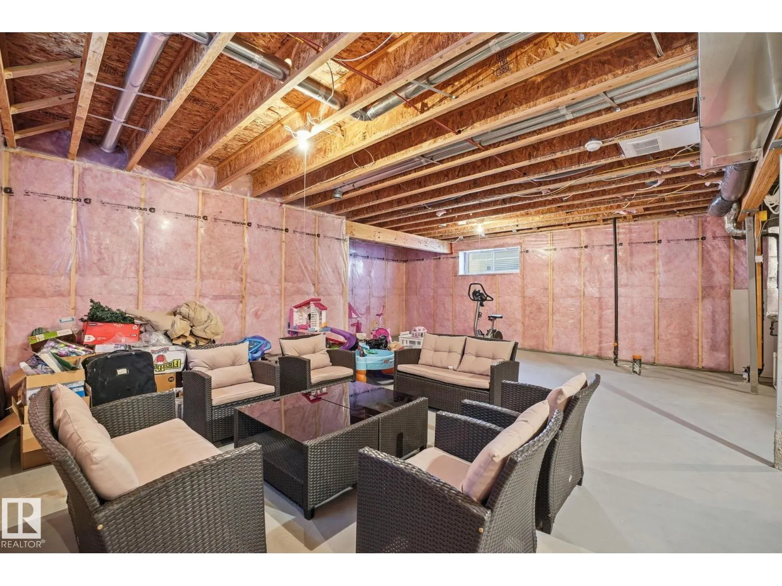 8710 180A AV NW