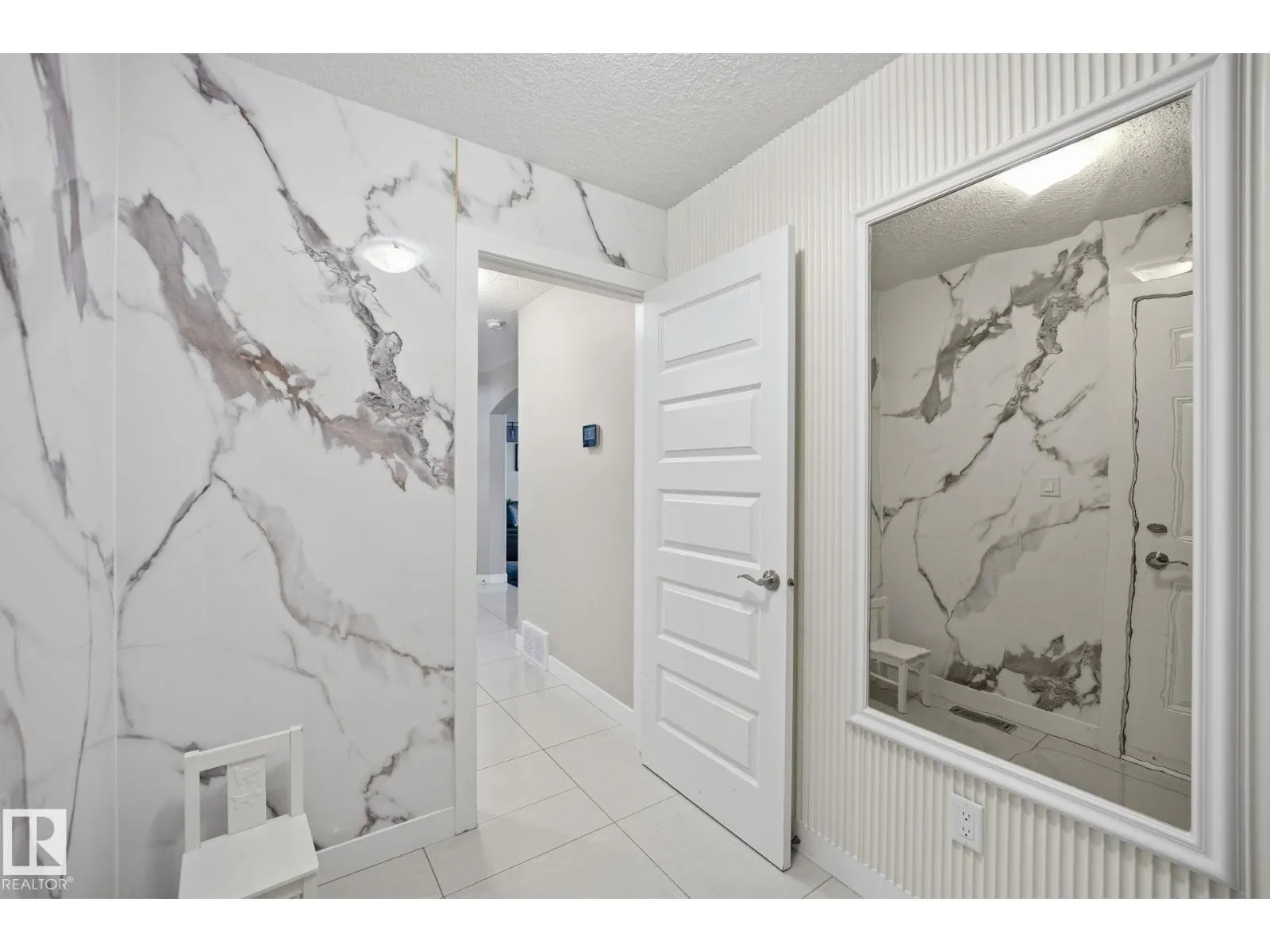 8710 180A AV NW