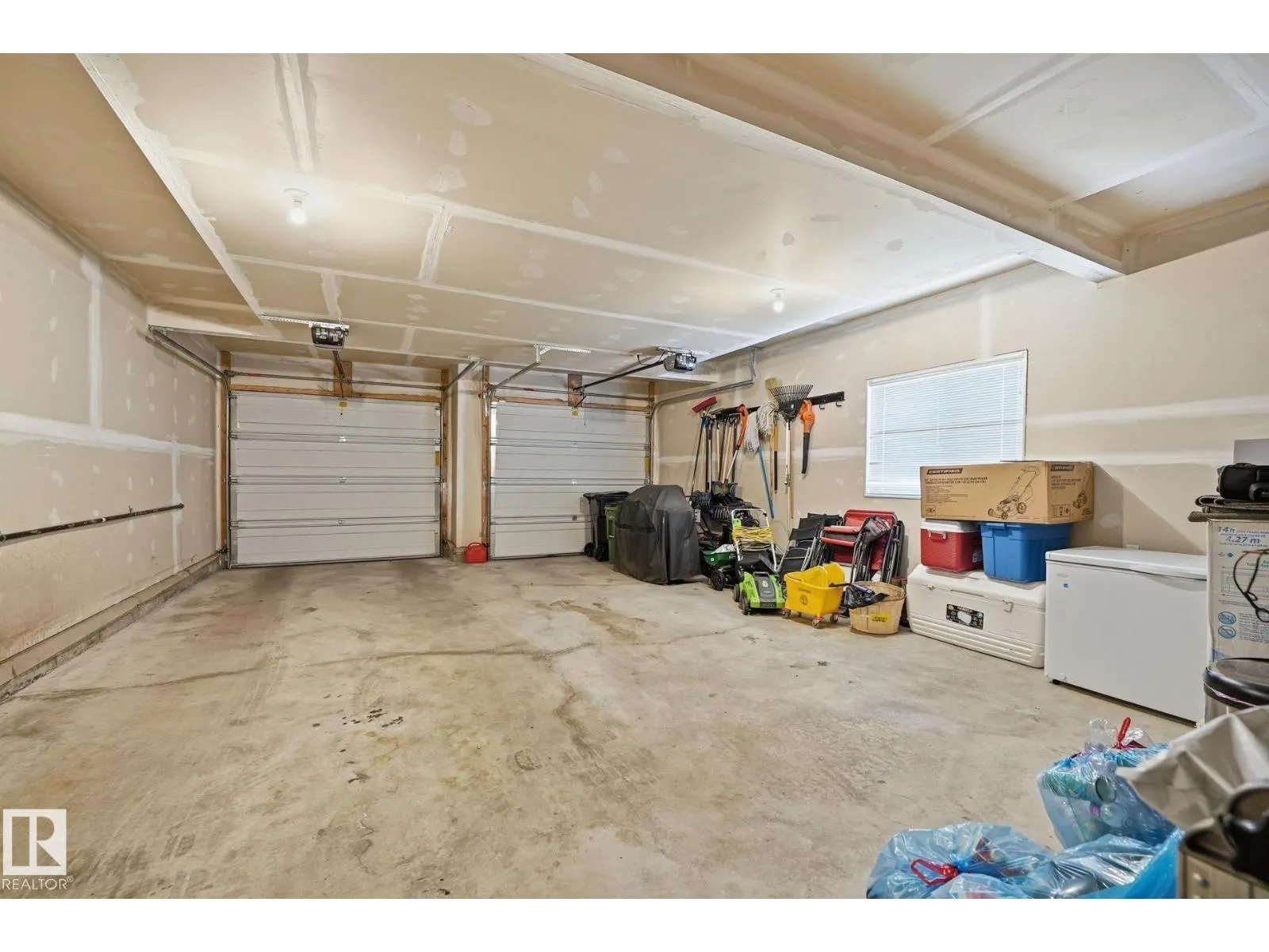 8710 180A AV NW