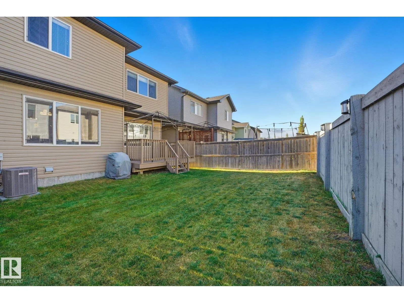 8710 180A AV NW