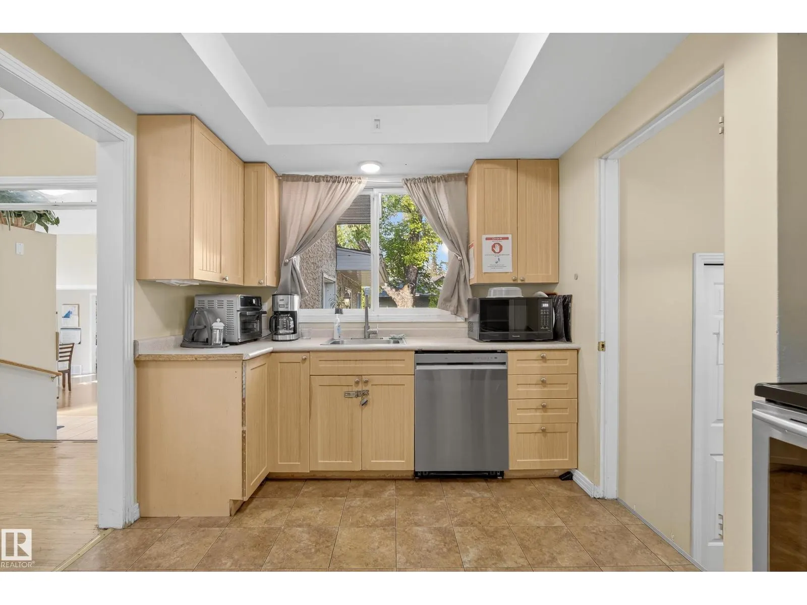 9823 142 ST NW