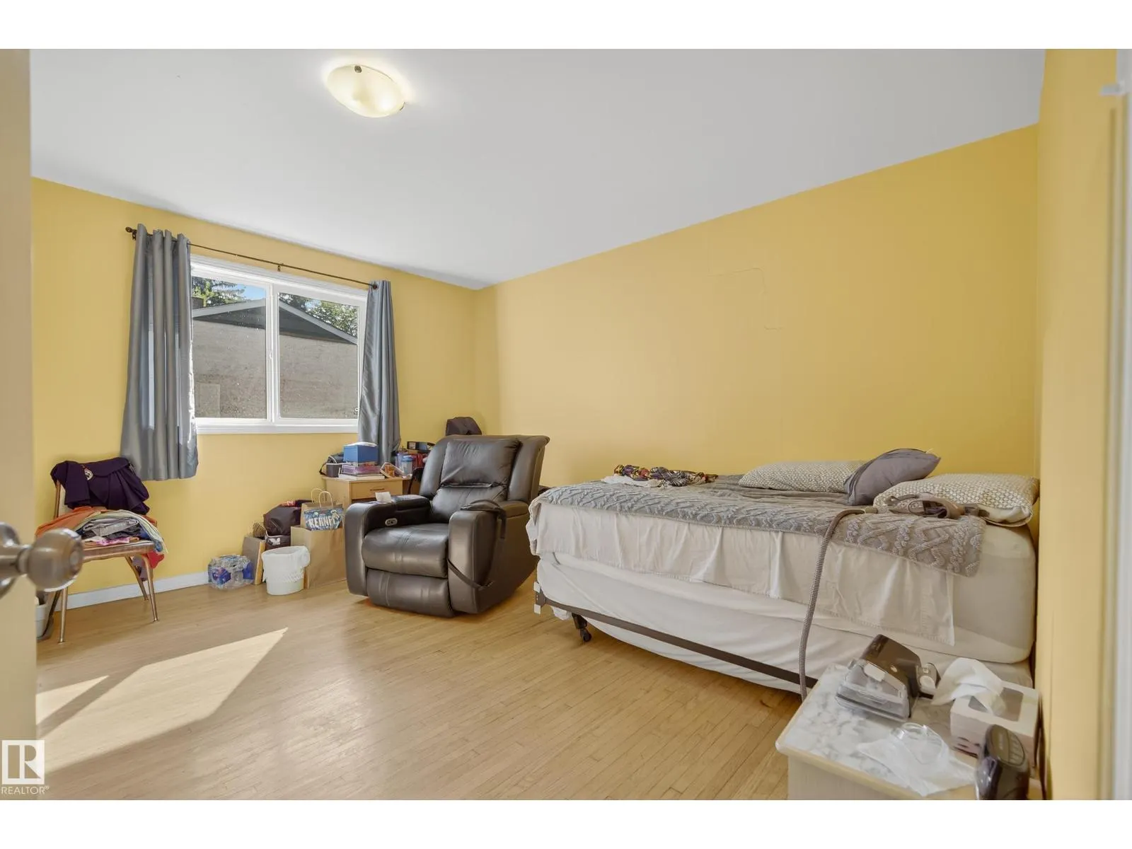 9823 142 ST NW