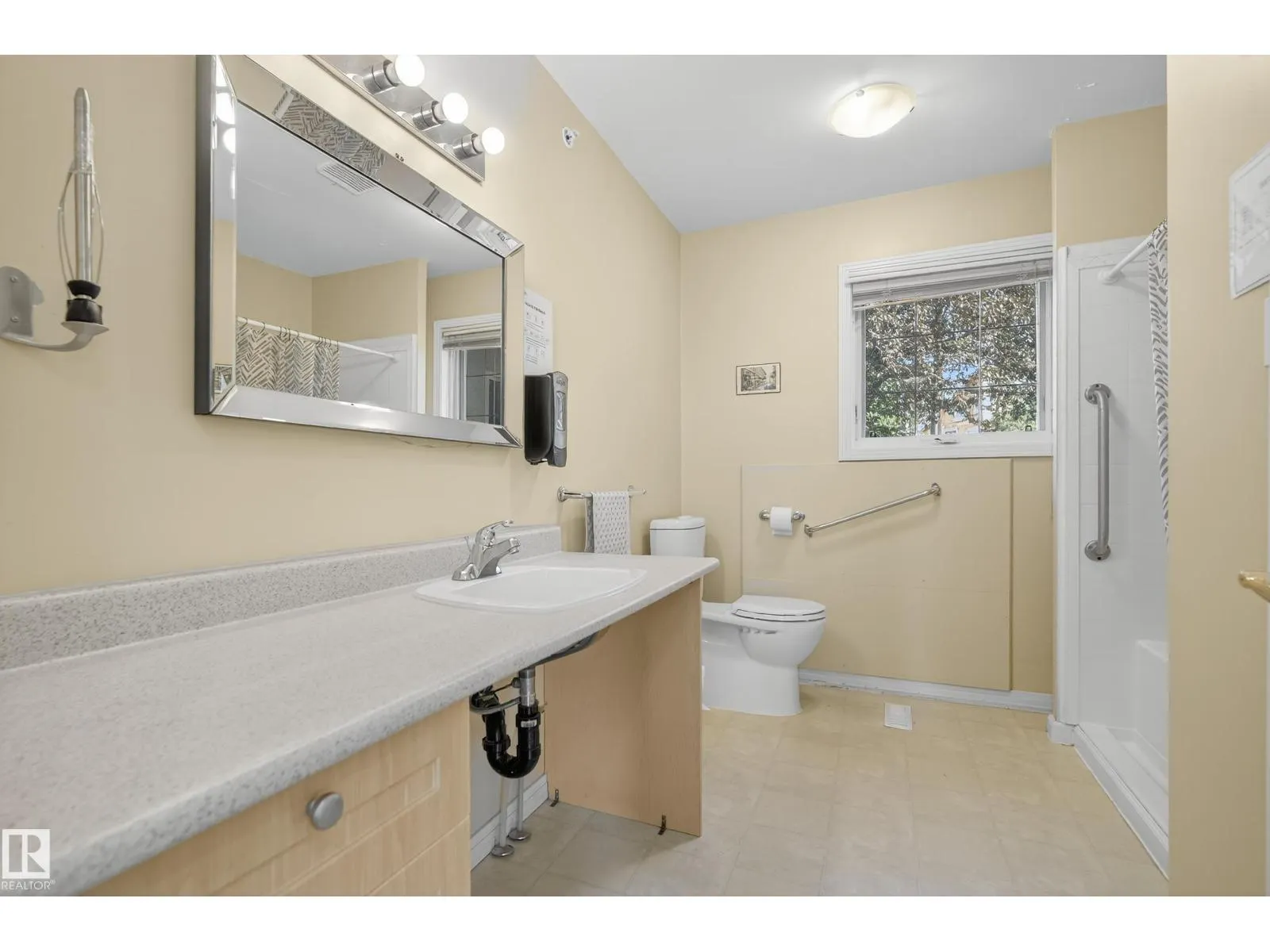 9823 142 ST NW