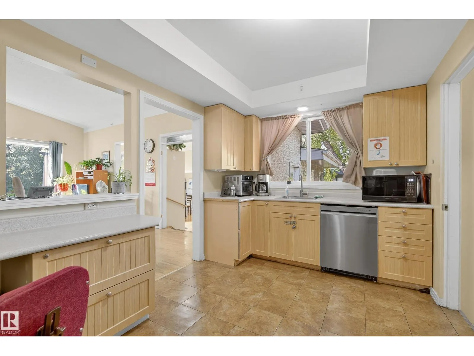 9823 142 ST NW
