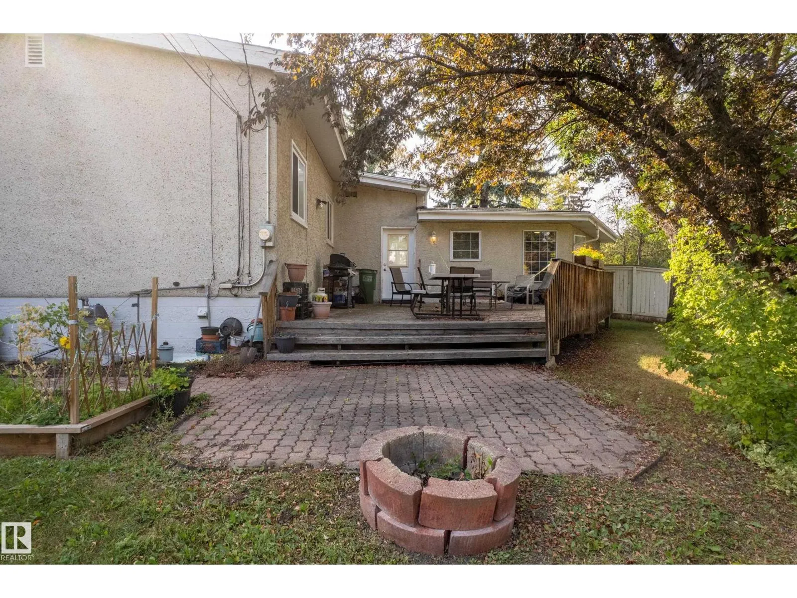 9823 142 ST NW