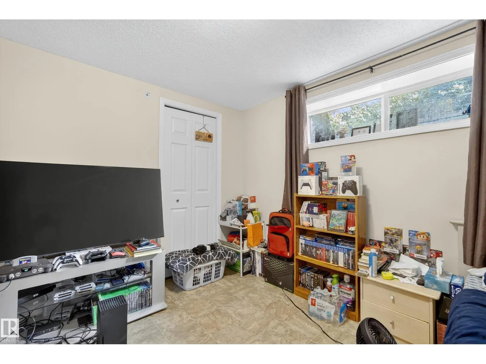 9823 142 ST NW