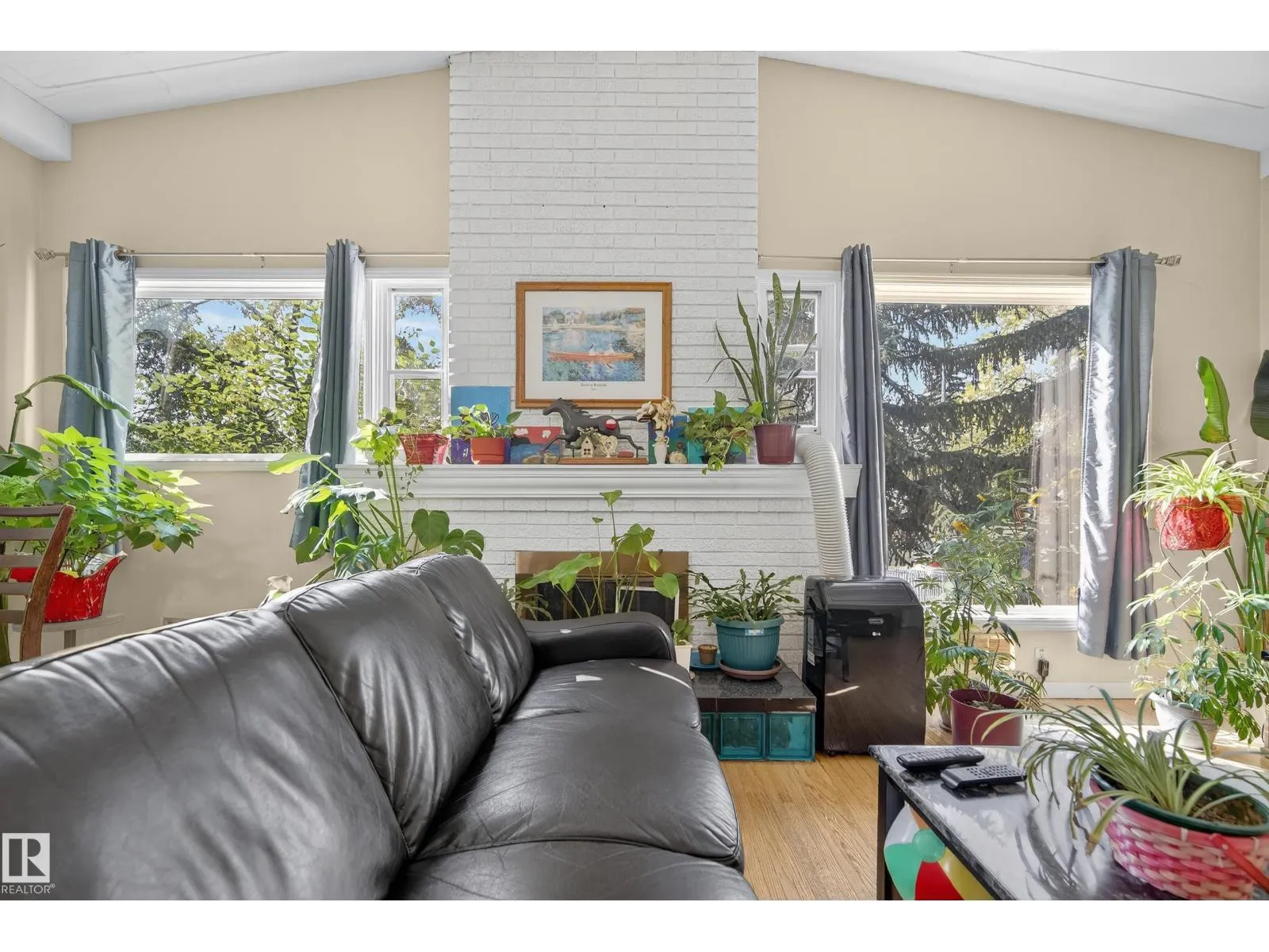 9823 142 ST NW