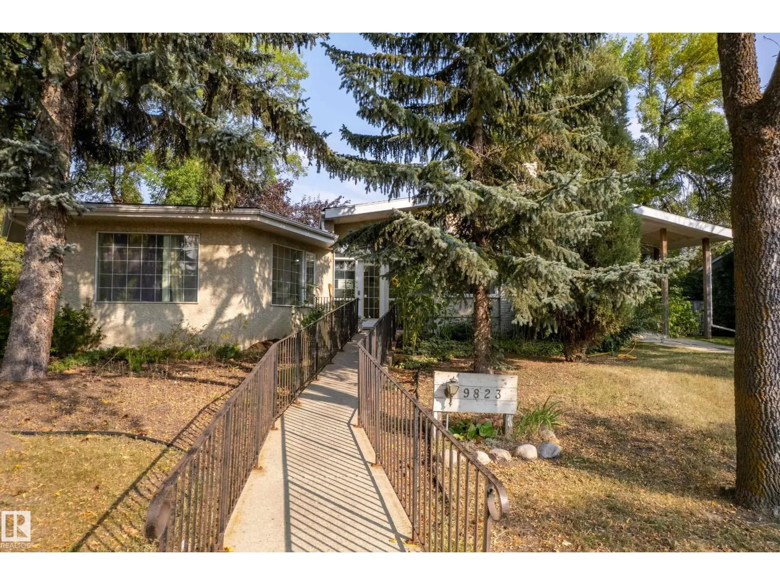 9823 142 ST NW