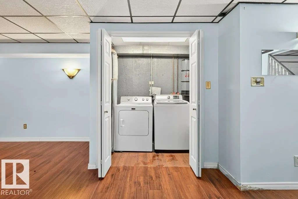 10417 10419 154 ST NW NW