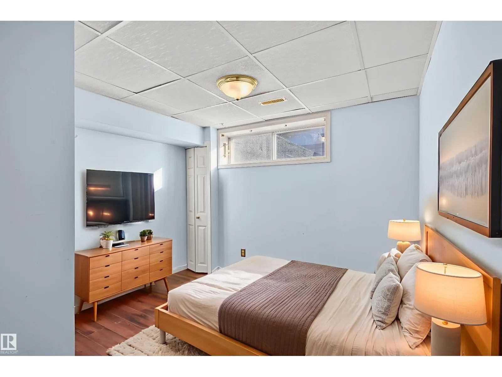 10417 10419 154 ST NW NW