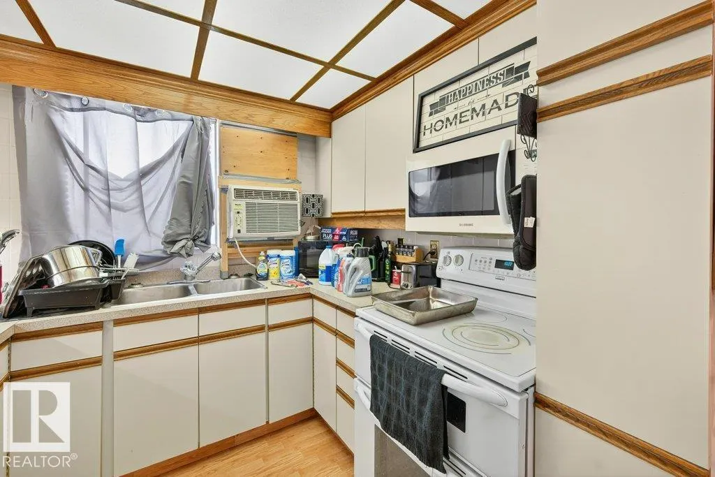 10417 10419 154 ST NW NW