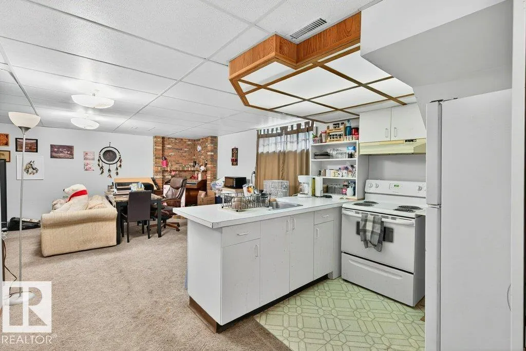 10417 10419 154 ST NW NW