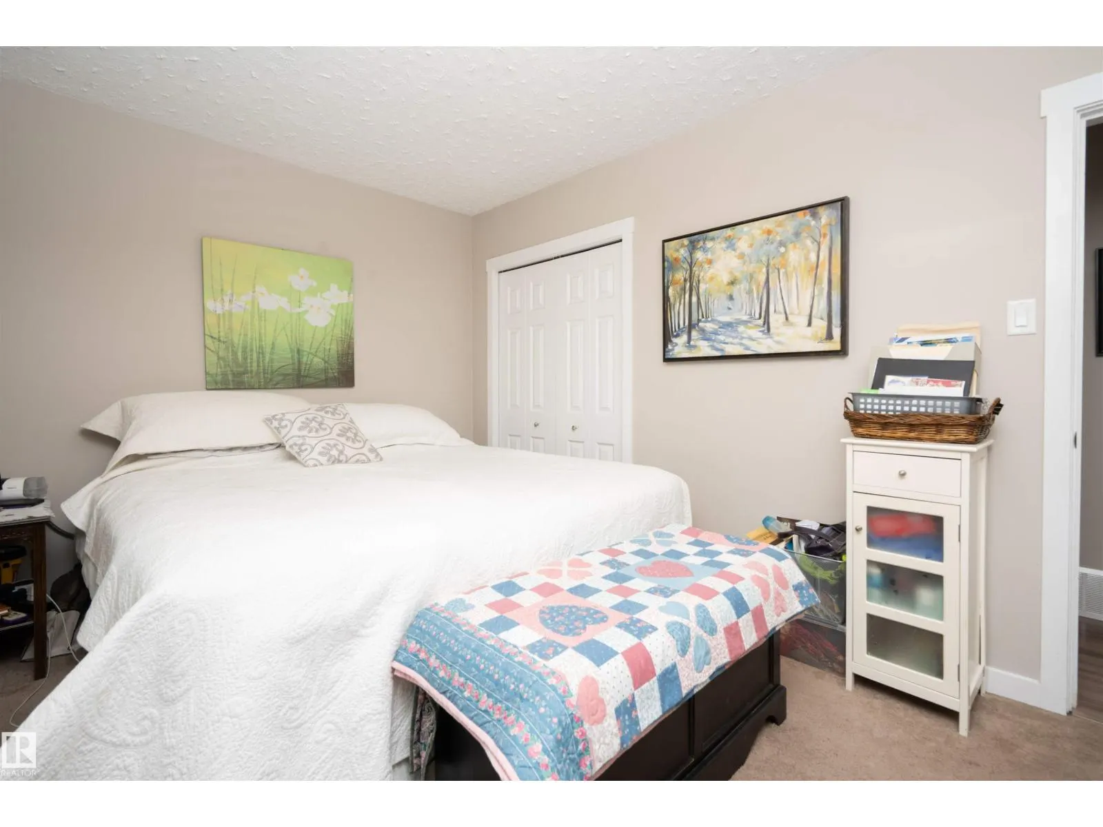 10324 136 AV NW
