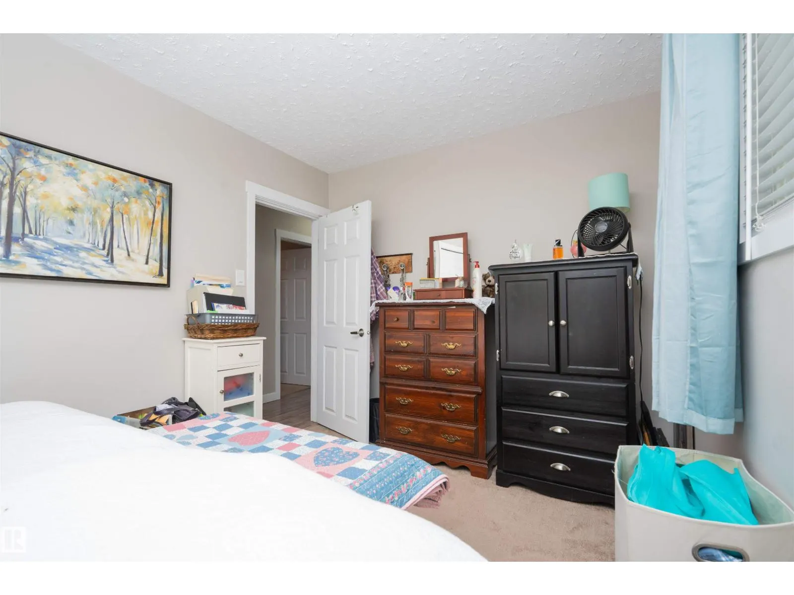 10324 136 AV NW