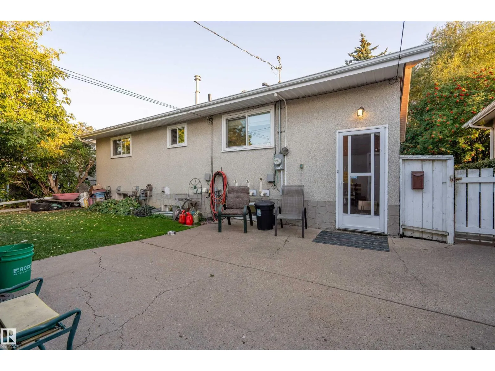 10324 136 AV NW