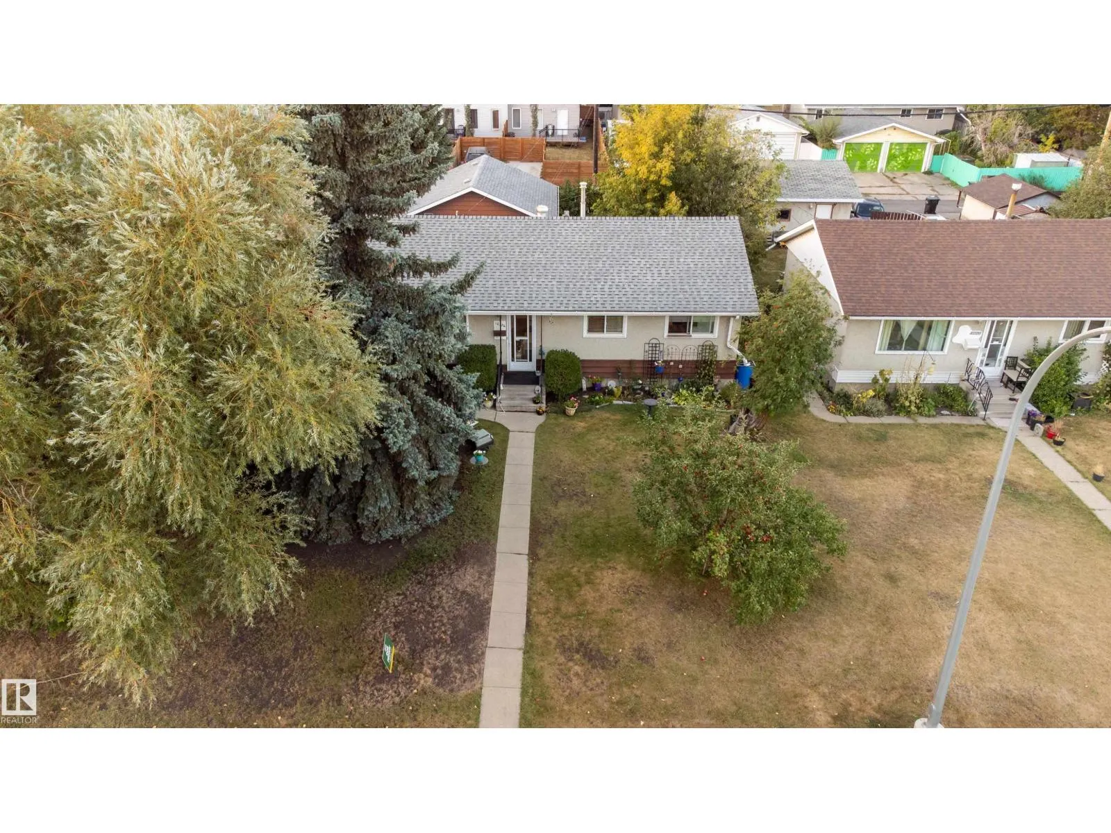 10324 136 AV NW