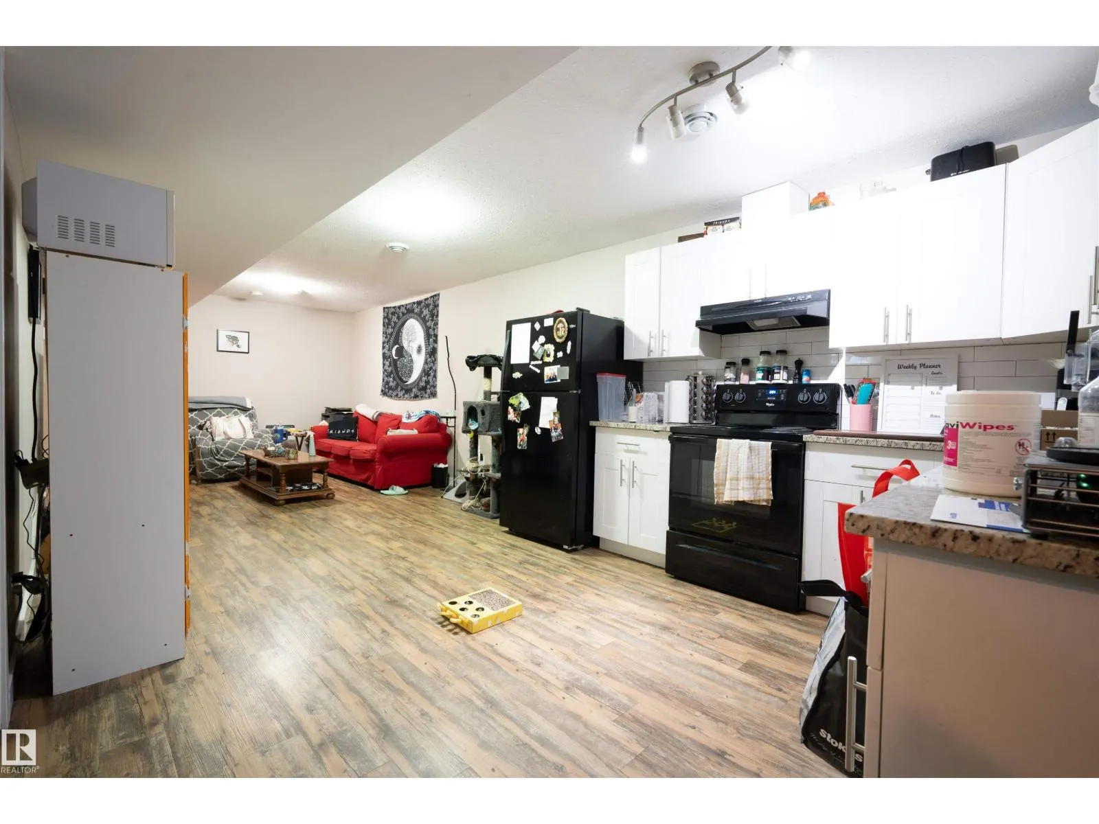 10324 136 AV NW
