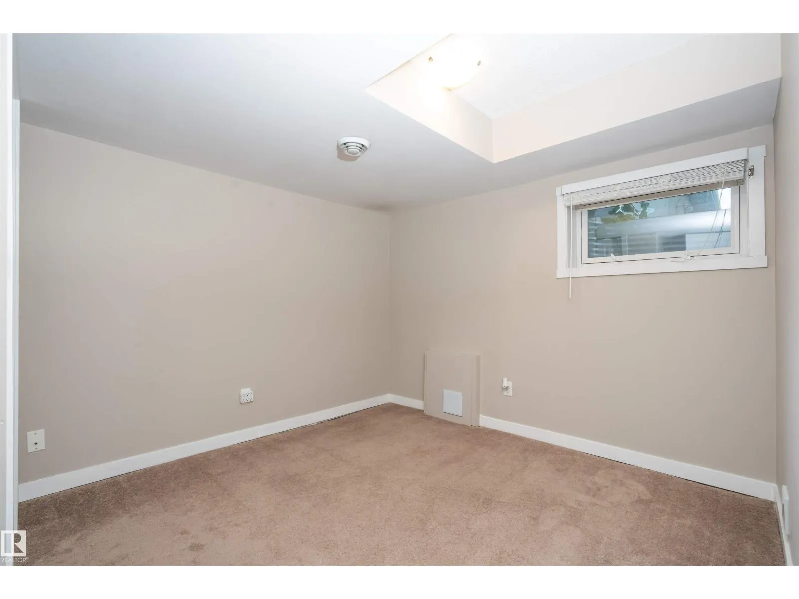 10324 136 AV NW