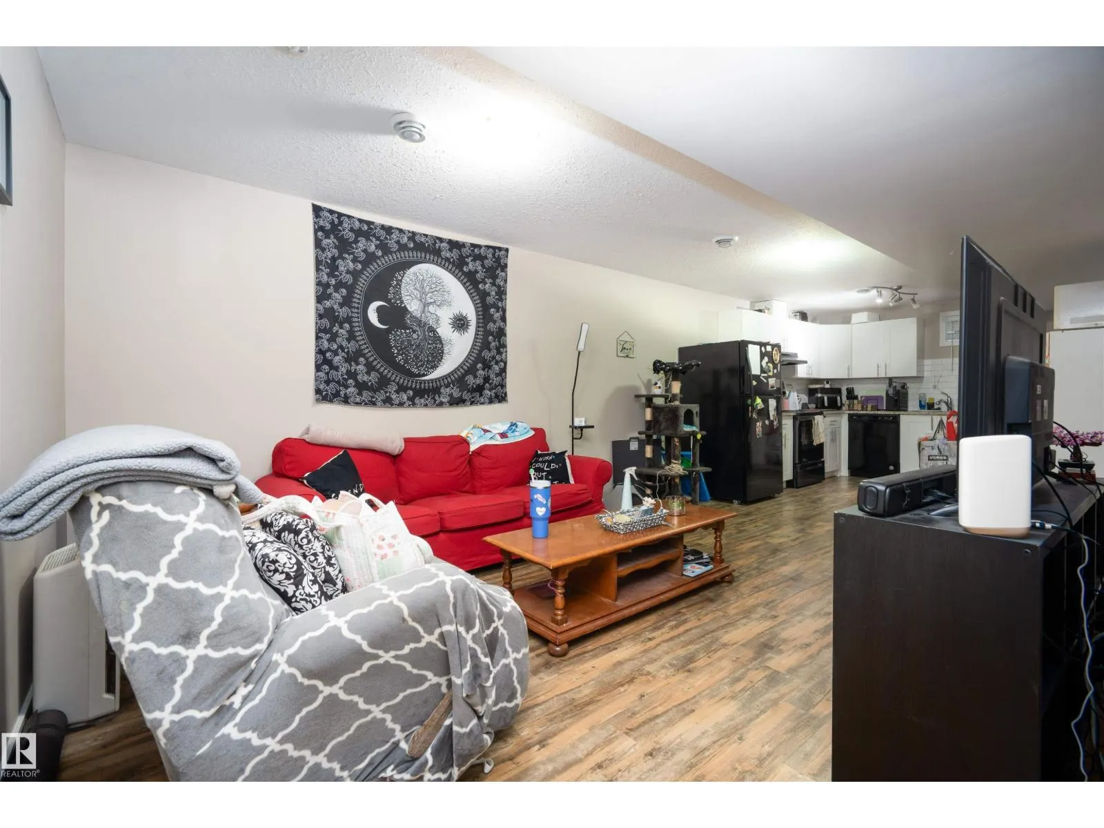 10324 136 AV NW