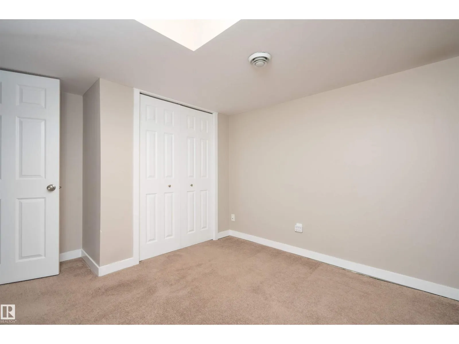 10324 136 AV NW