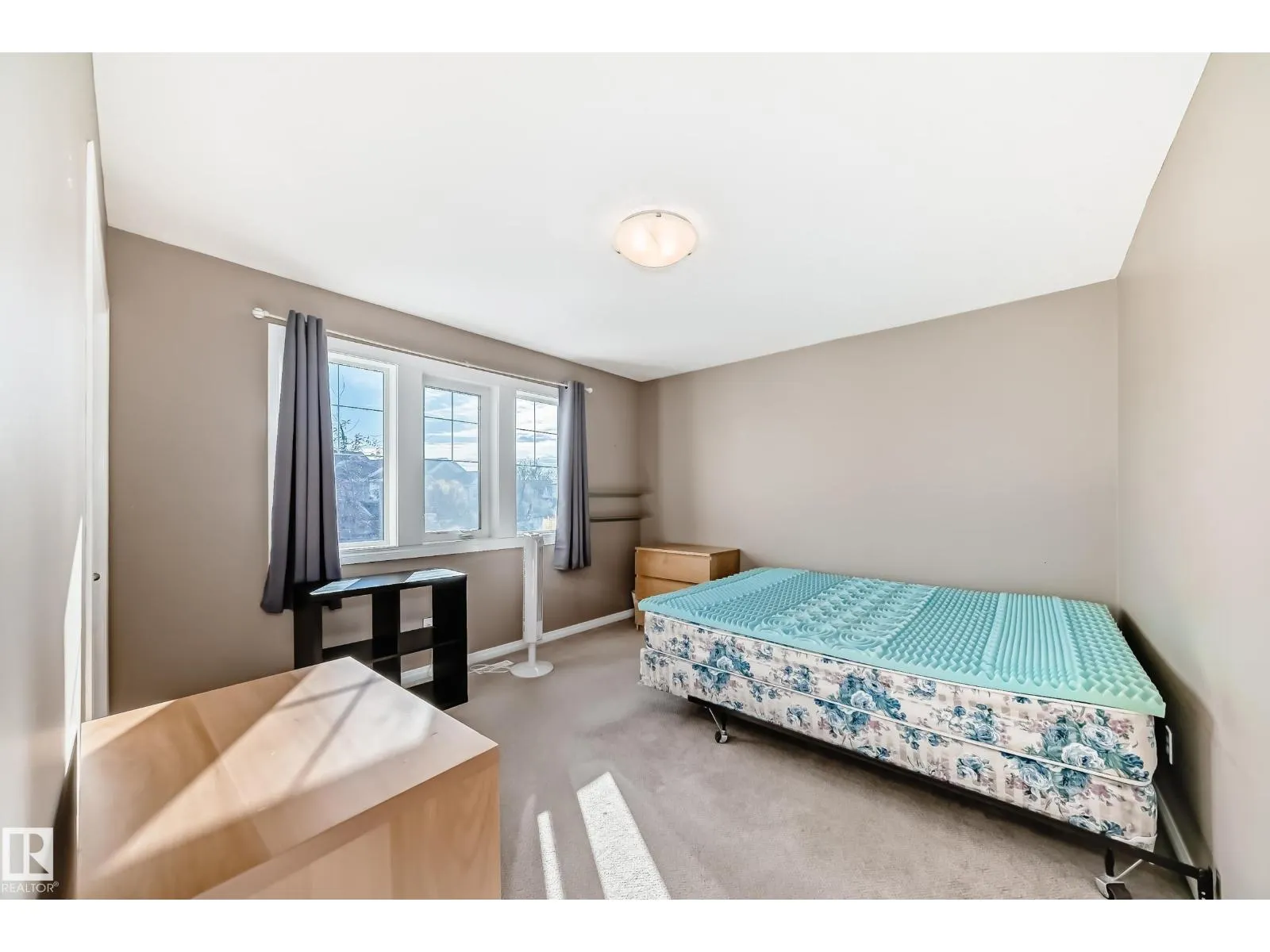 569 Stewart CR SW