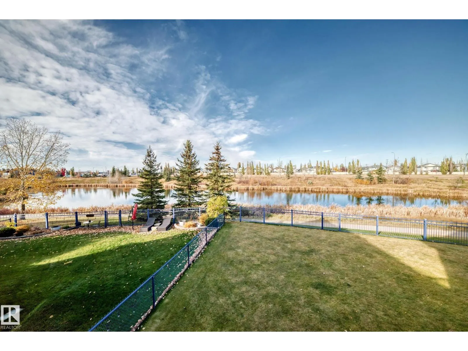 569 Stewart CR SW