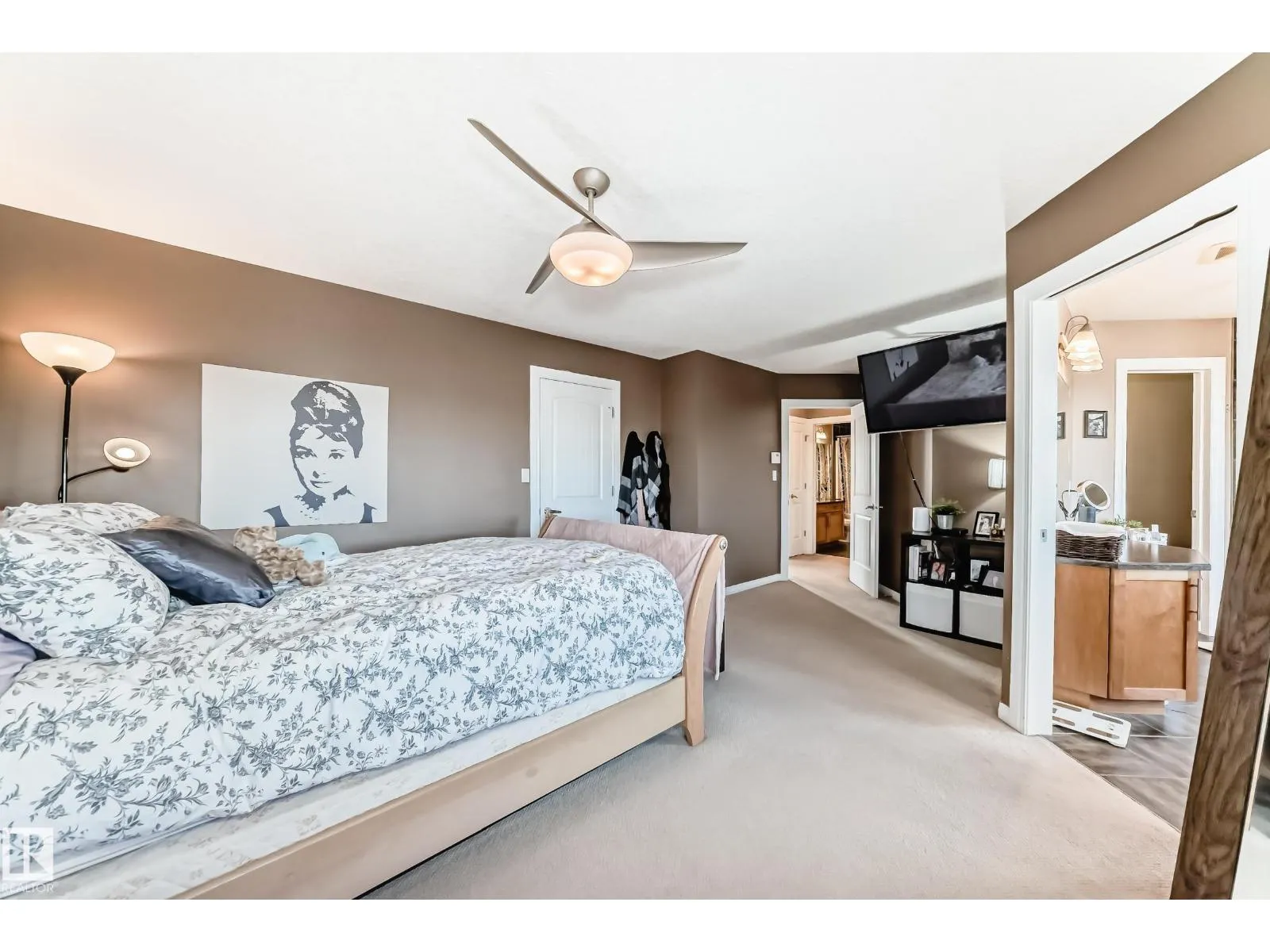 569 Stewart CR SW