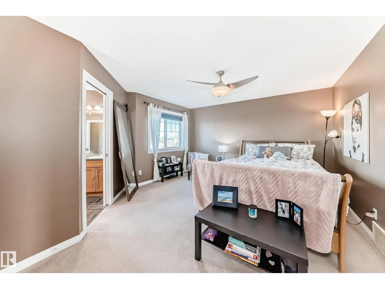 569 Stewart CR SW