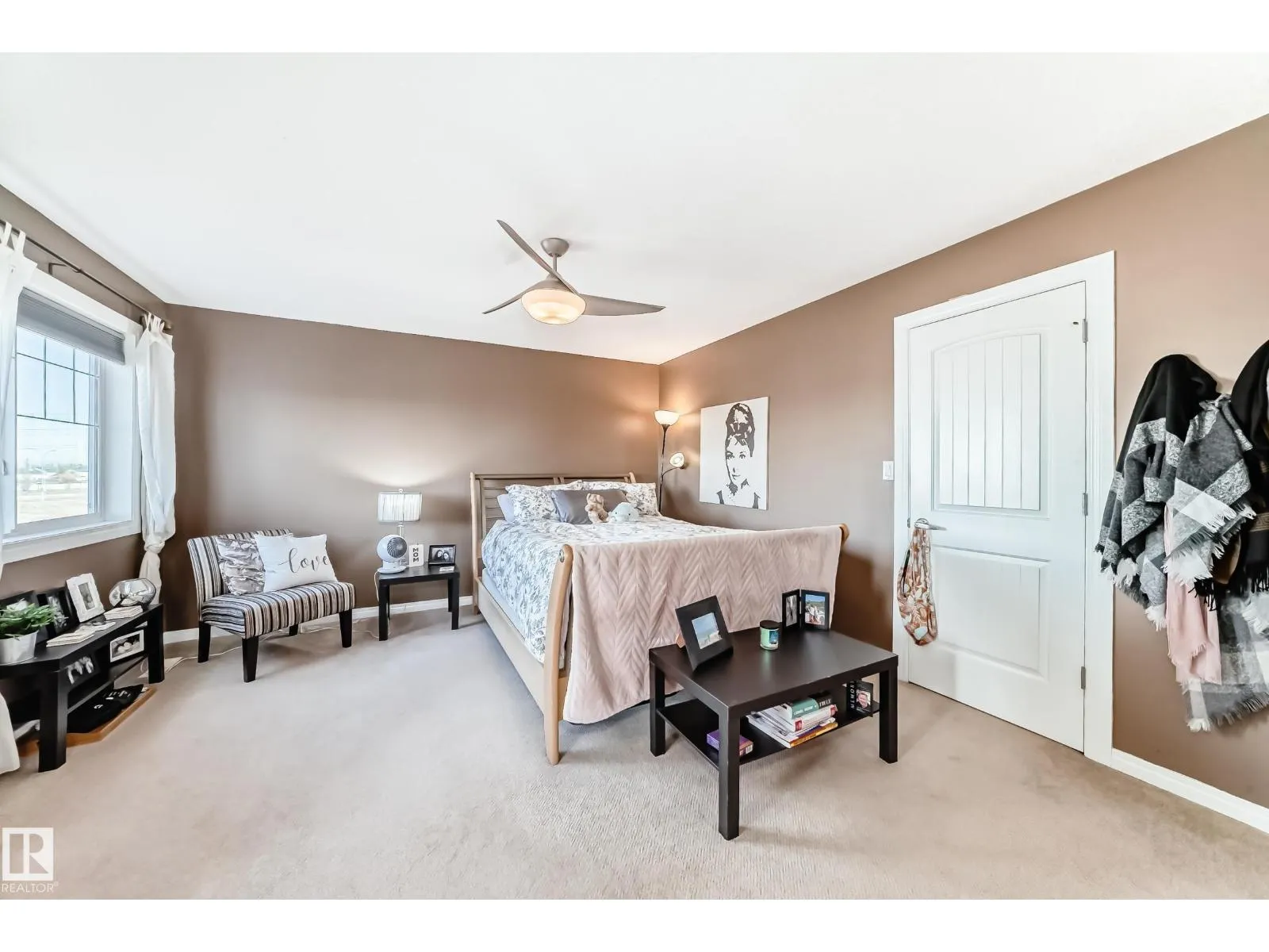 569 Stewart CR SW