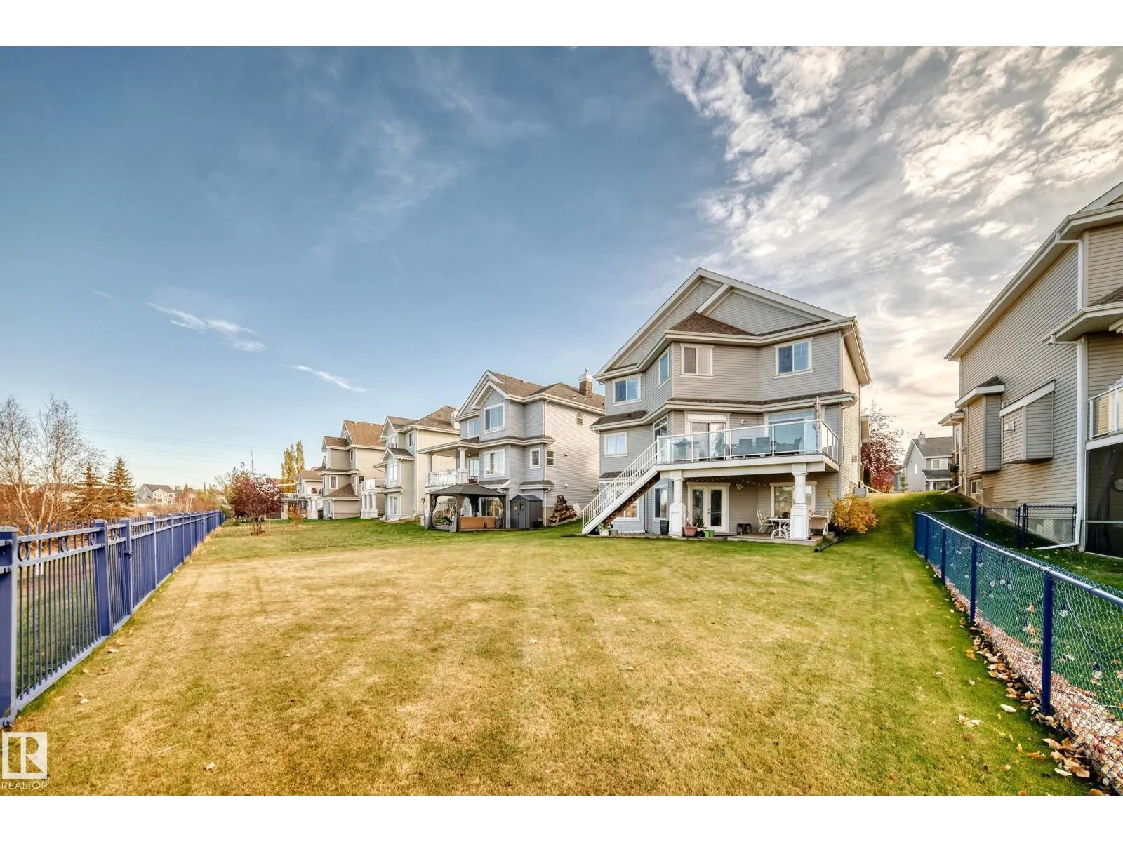 569 Stewart CR SW