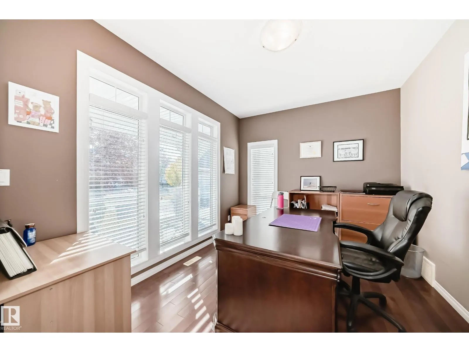 569 Stewart CR SW