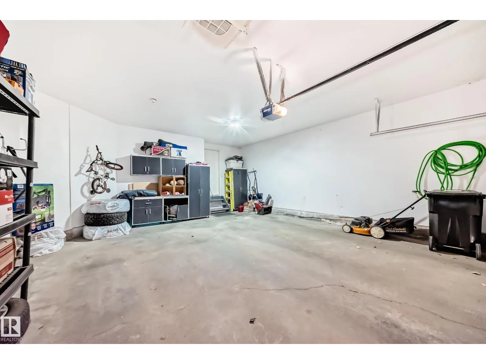 569 Stewart CR SW
