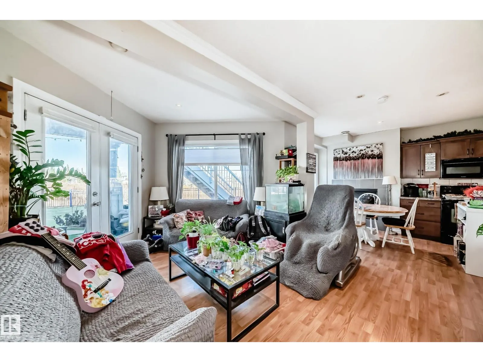 569 Stewart CR SW
