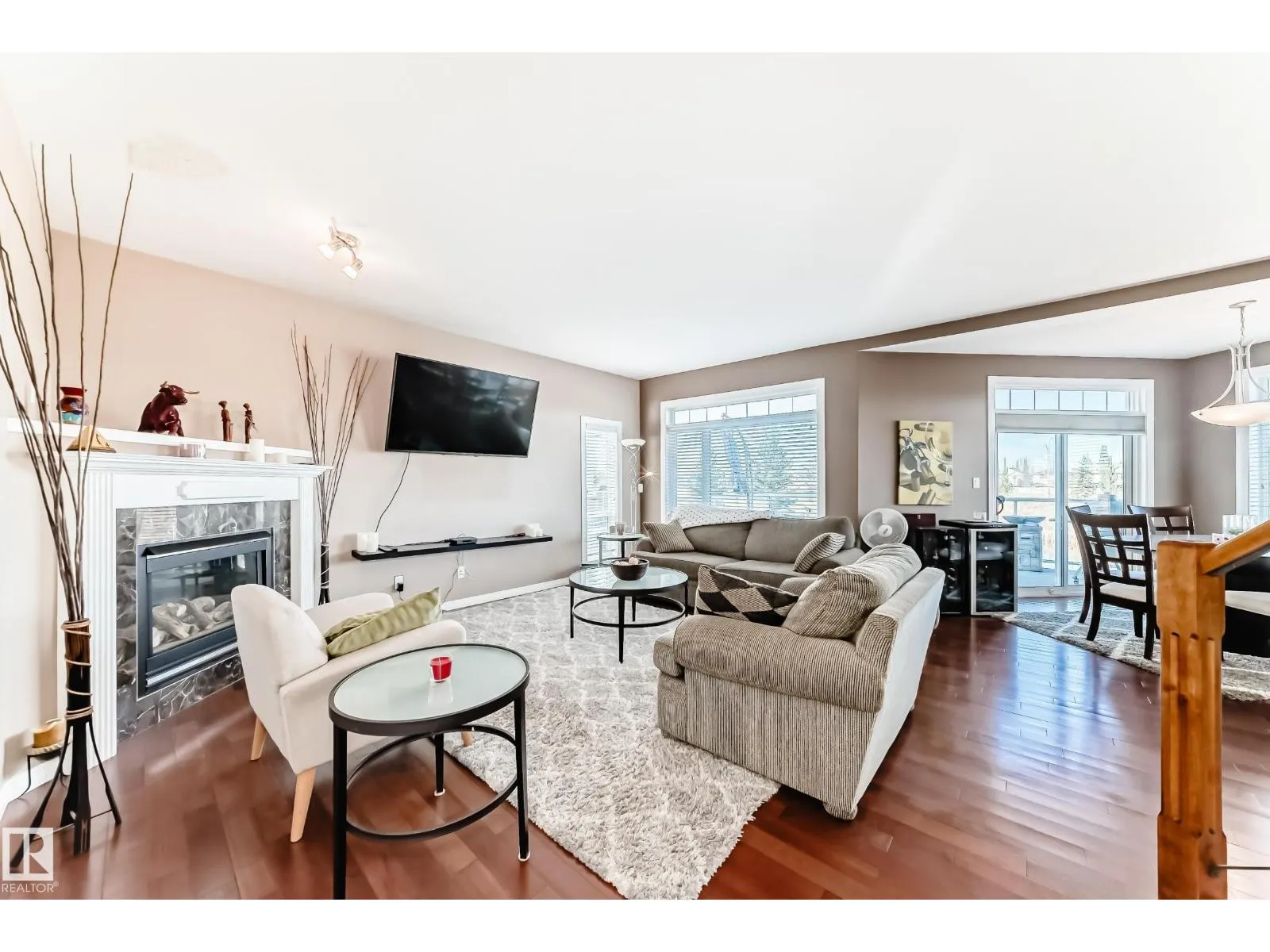 569 Stewart CR SW