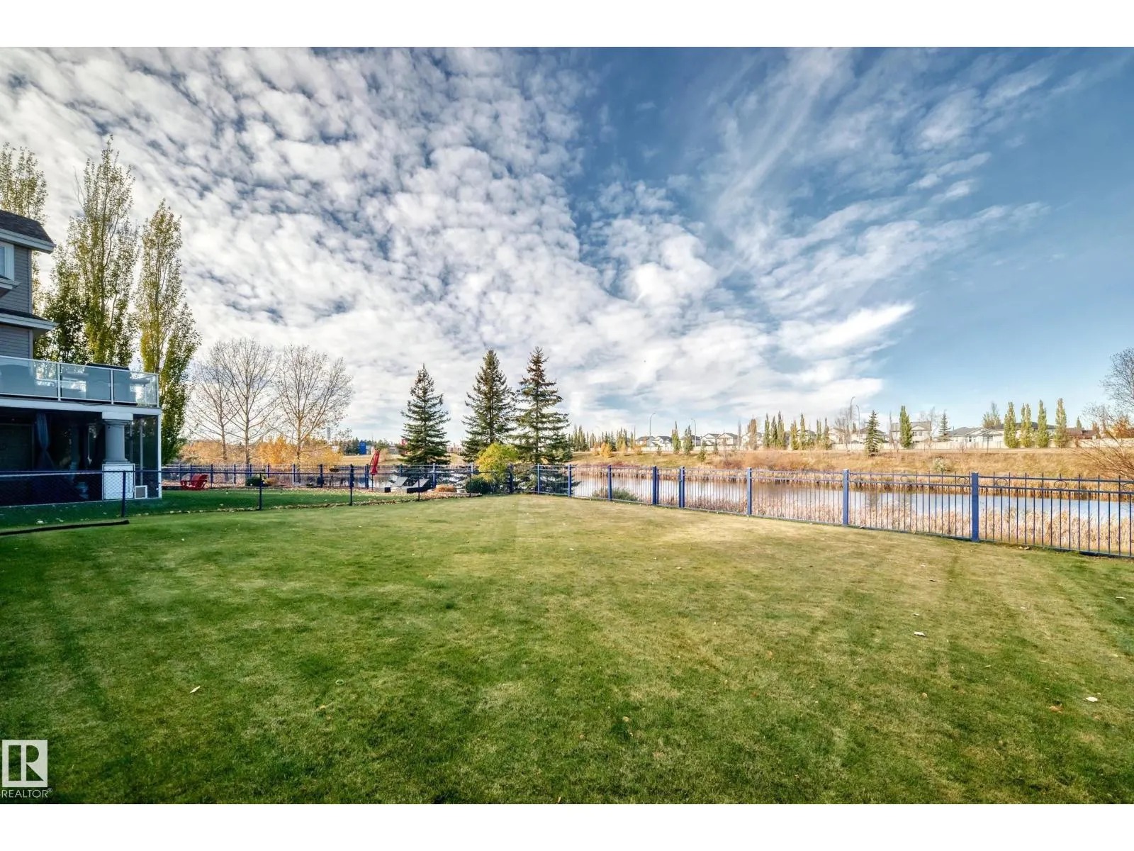 569 Stewart CR SW