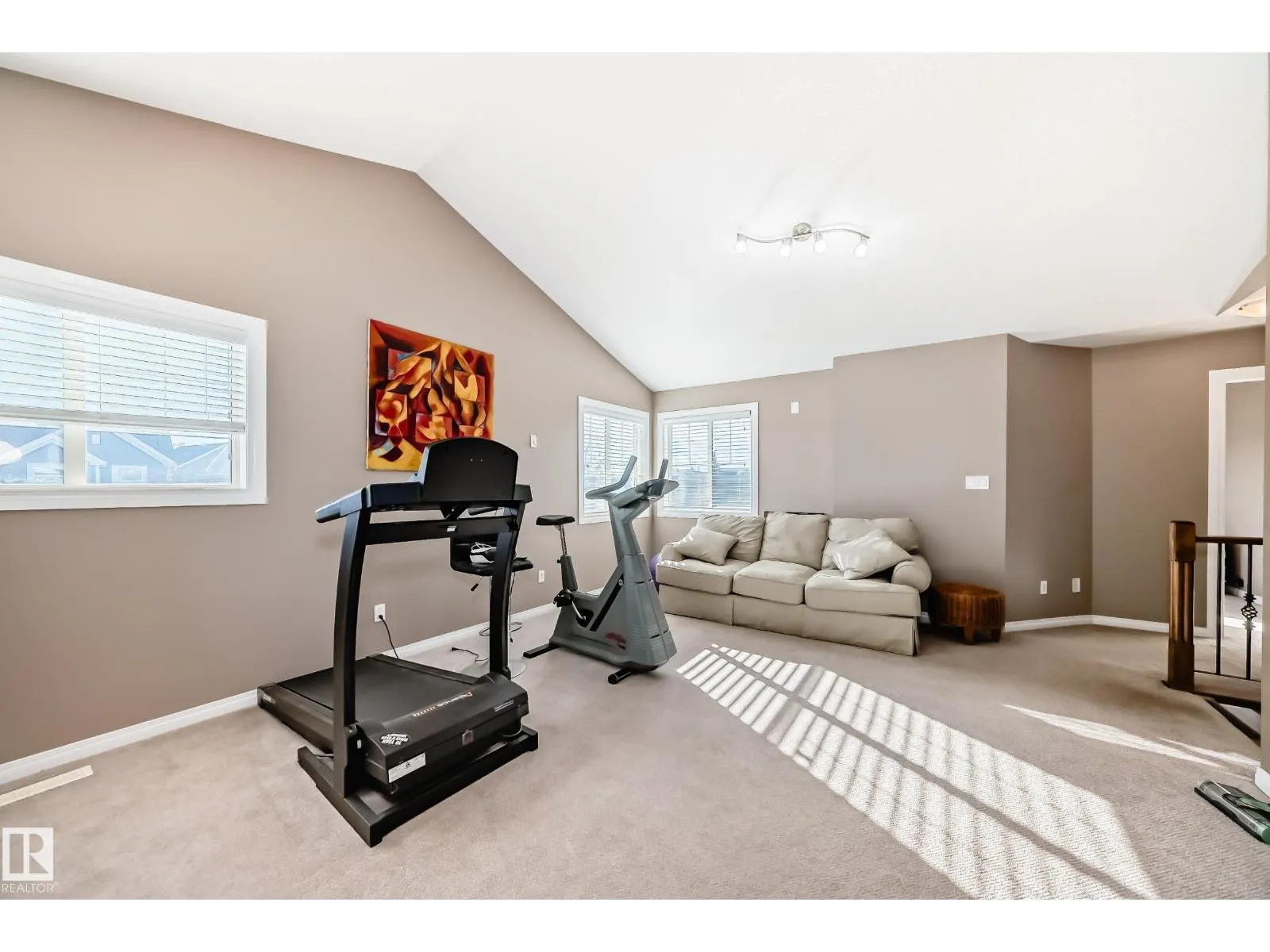 569 Stewart CR SW