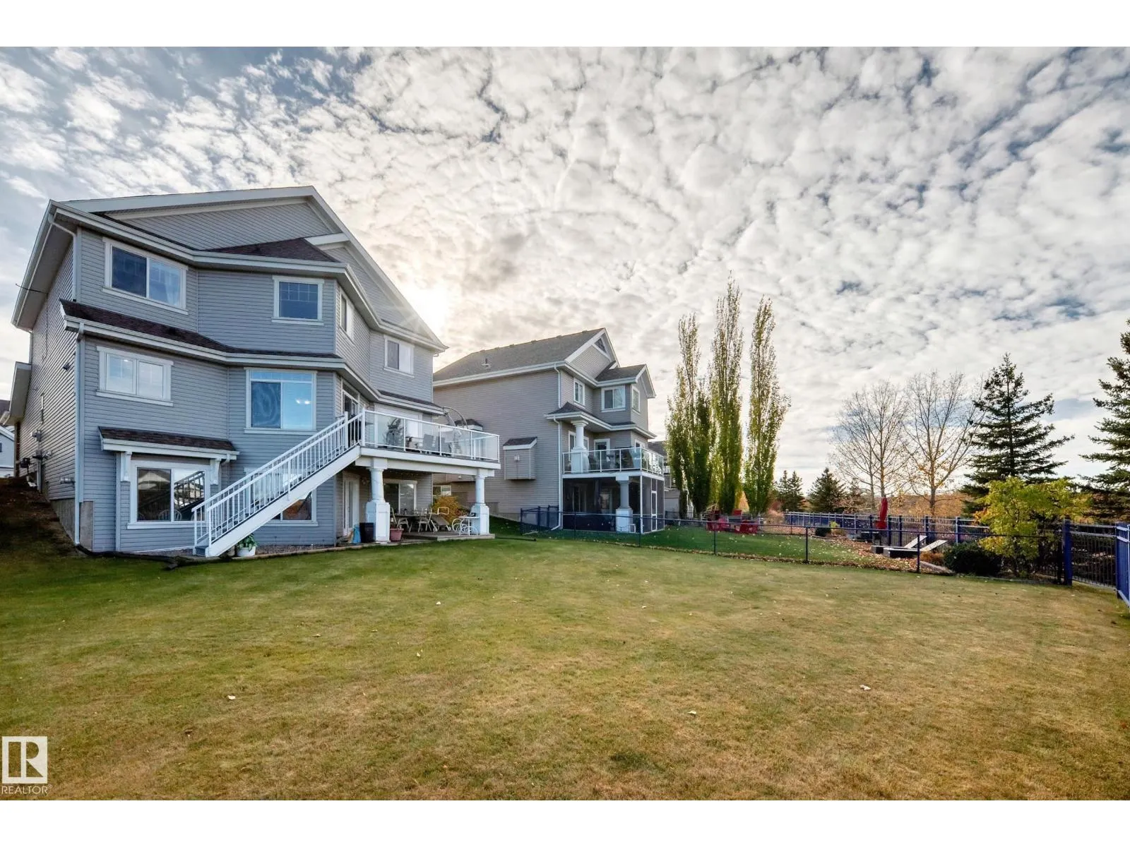 569 Stewart CR SW