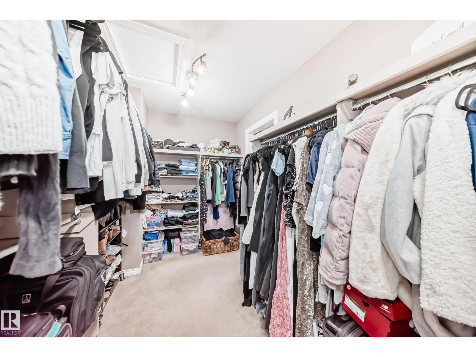 569 Stewart CR SW