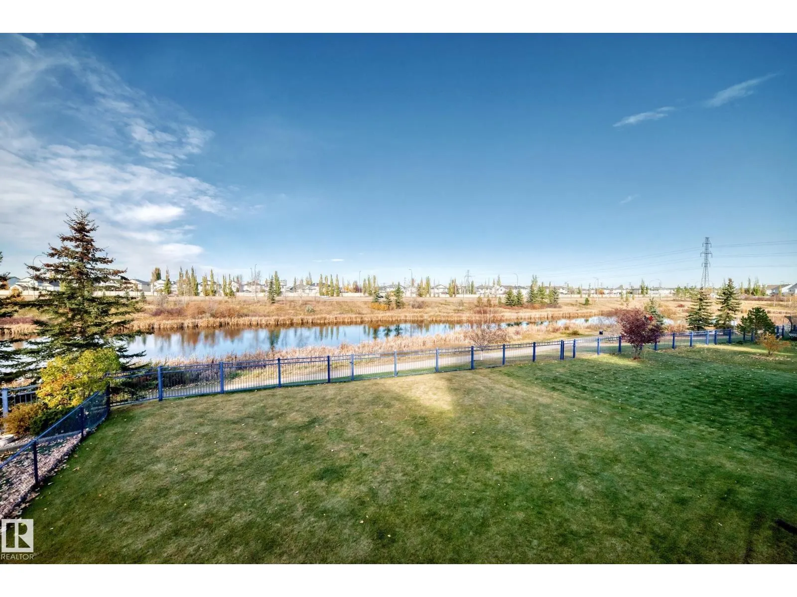569 Stewart CR SW