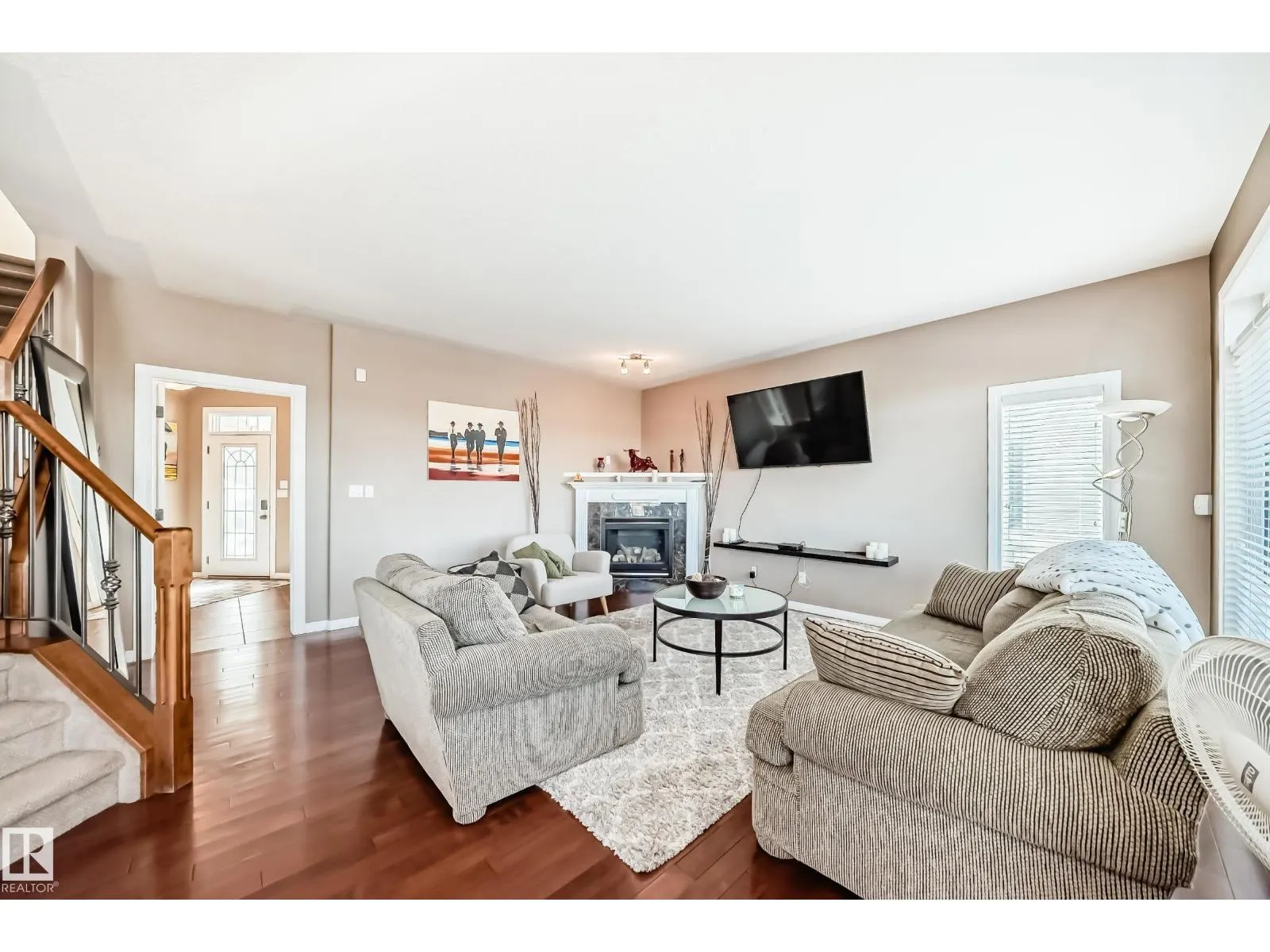569 Stewart CR SW