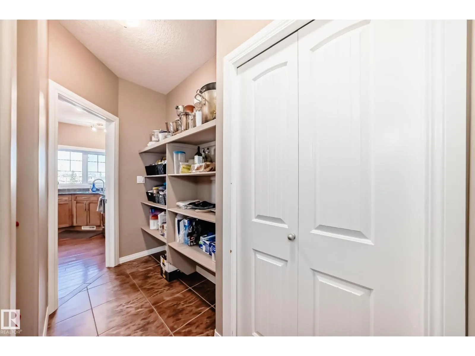 569 Stewart CR SW