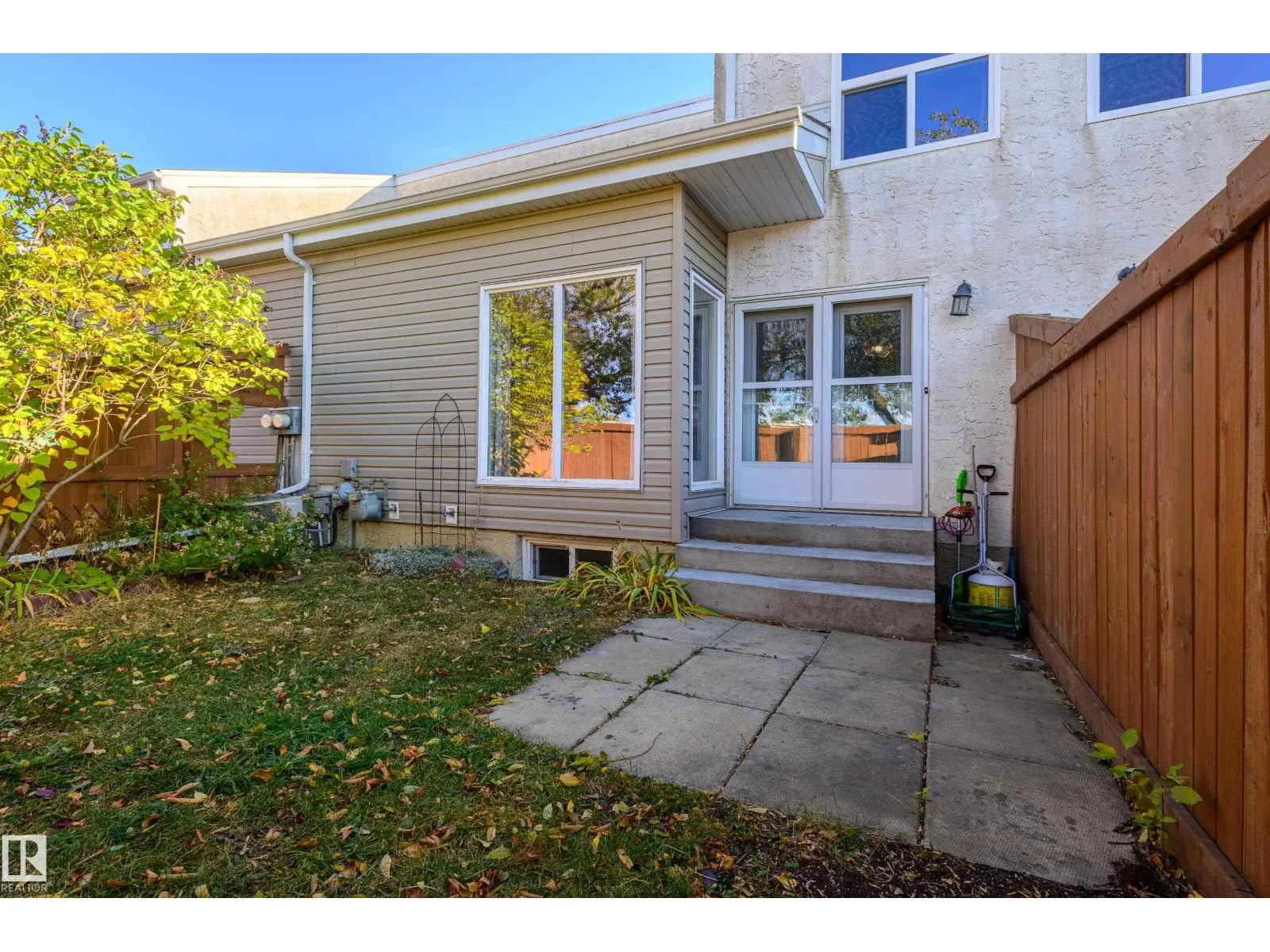 266 CHATEAU PL NW