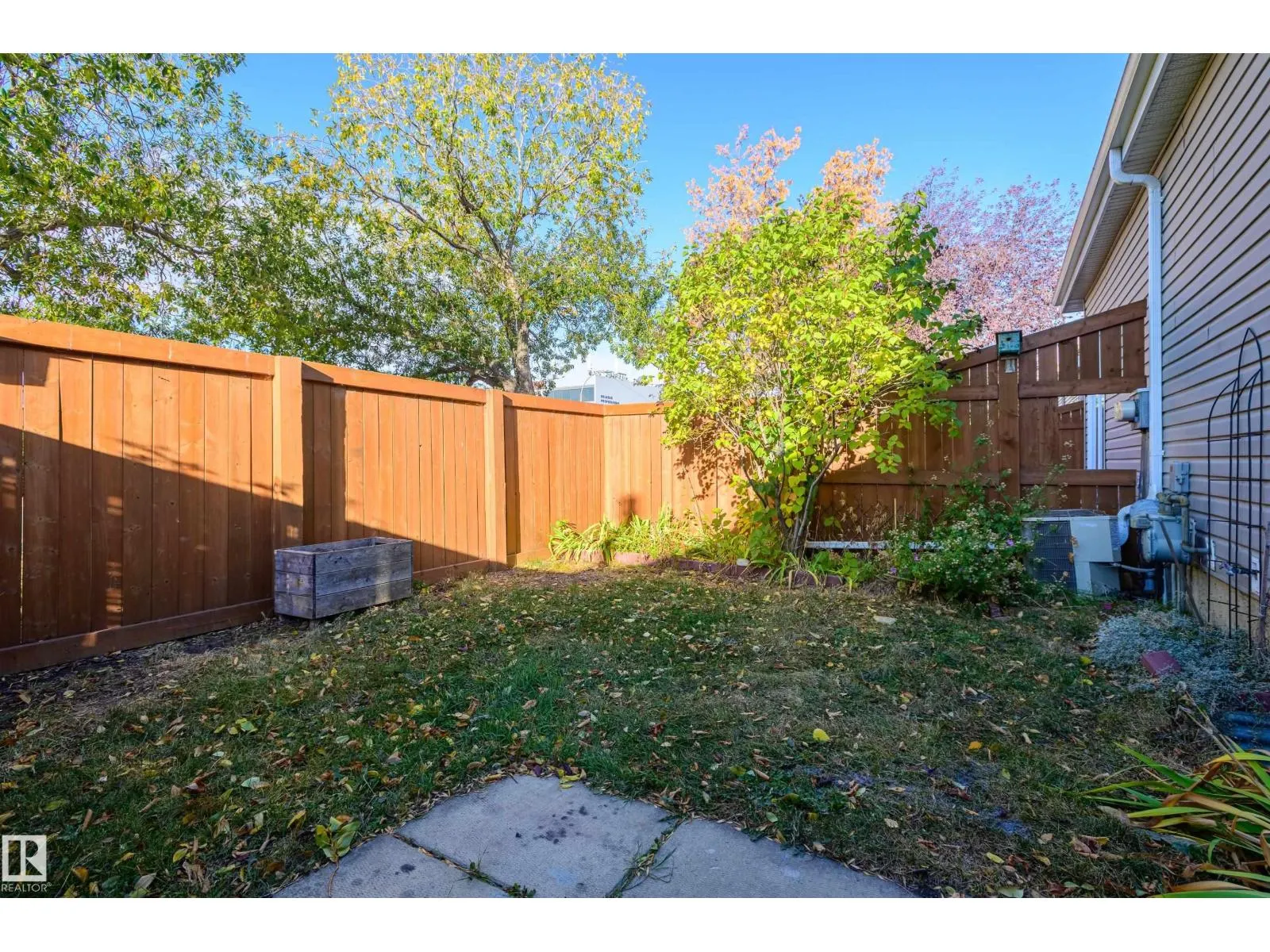 266 CHATEAU PL NW