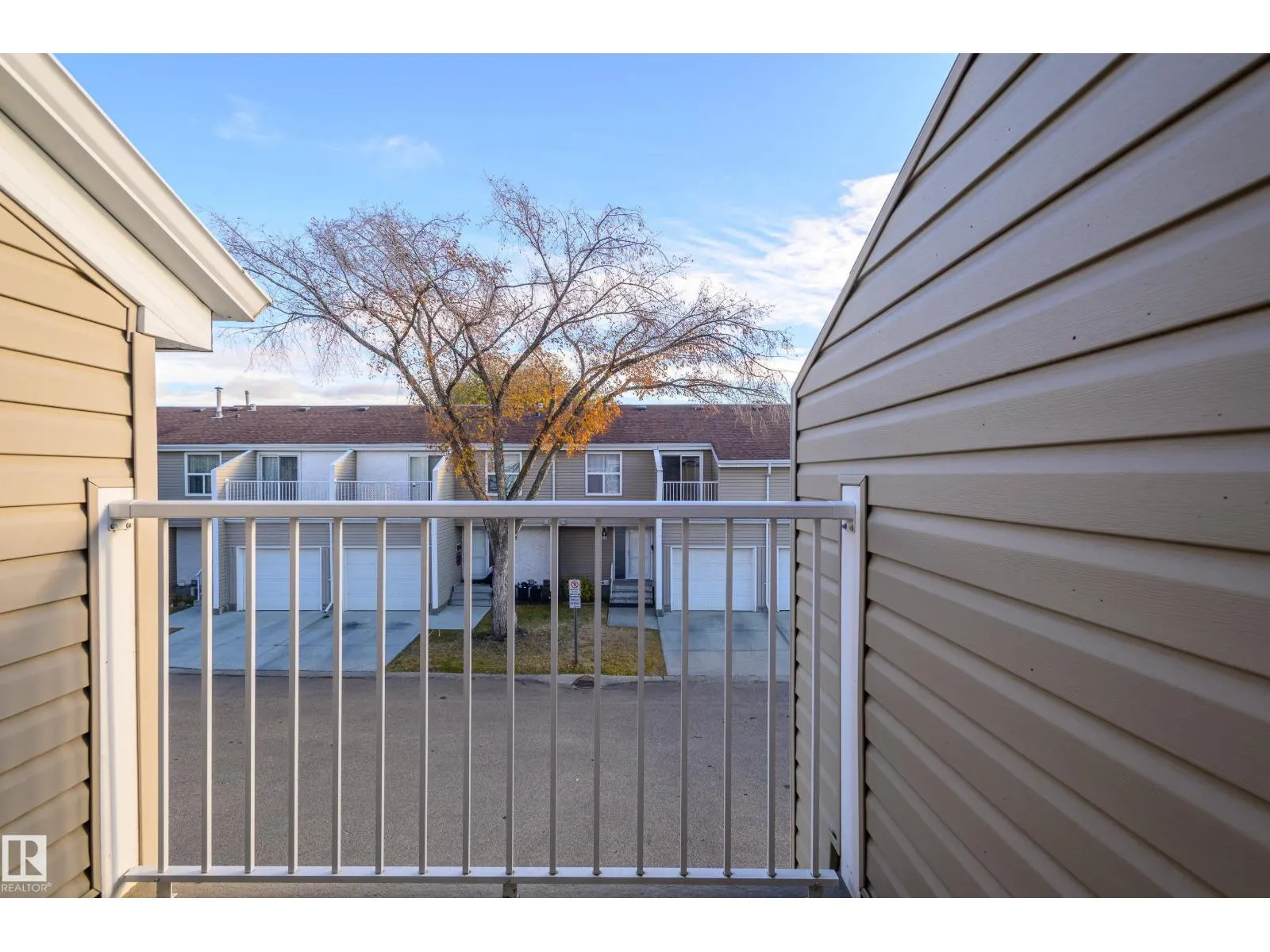 266 CHATEAU PL NW