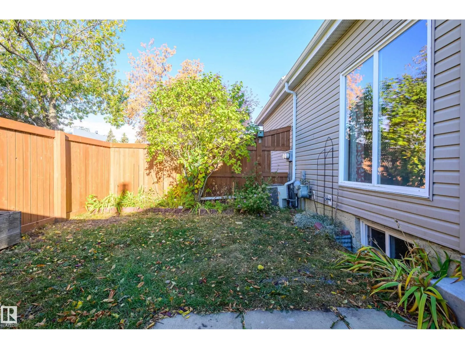 266 CHATEAU PL NW