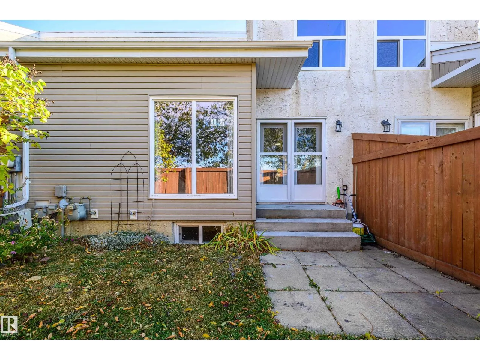 266 CHATEAU PL NW